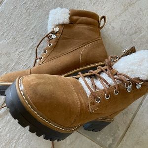 Time and Tru boots with faux fur